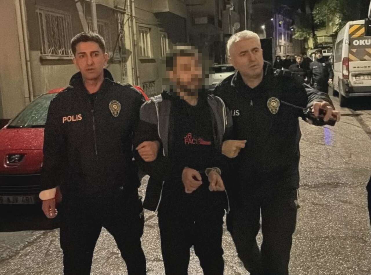 Sokak ortasında infaz! 24 yaşındaki genç öldürüldü 12